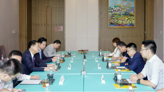 省DB电竞集团党委书记、董事长任丁与腾讯“王者荣耀”CTO邓君、腾讯大成网总裁郑亮座谈交流